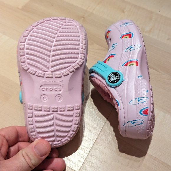 Adorable Pink Crocs for Kids with Rainbow Accents - Size 7 - Picture 4 of 4